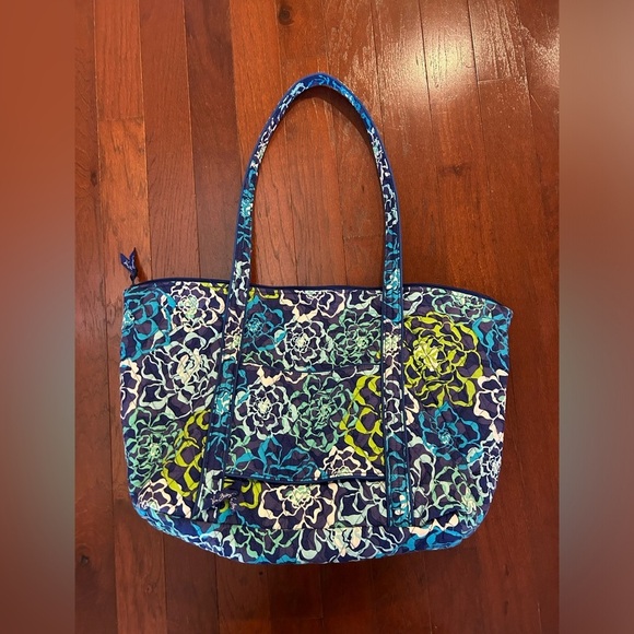 Vera Bradley Miller Travel bag in Sky Blue pattern  L Bag Carry On Handle SLOT - Picture 3 of 13